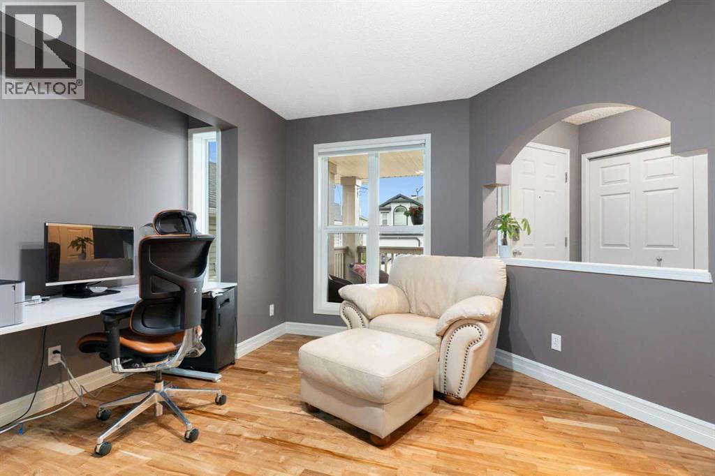 131 Valley Stream Close NW, Calgary, Alberta  T3B 5V7 - Photo 8 - A2337160