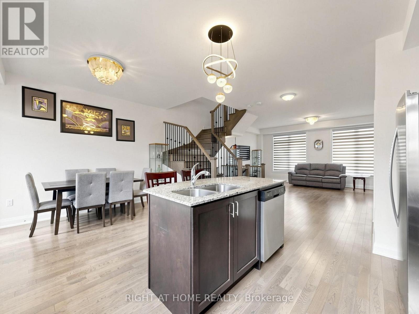23 Moneypenny Place, Vaughan, Ontario  L4J 0K9 - Photo 3 - N13435574