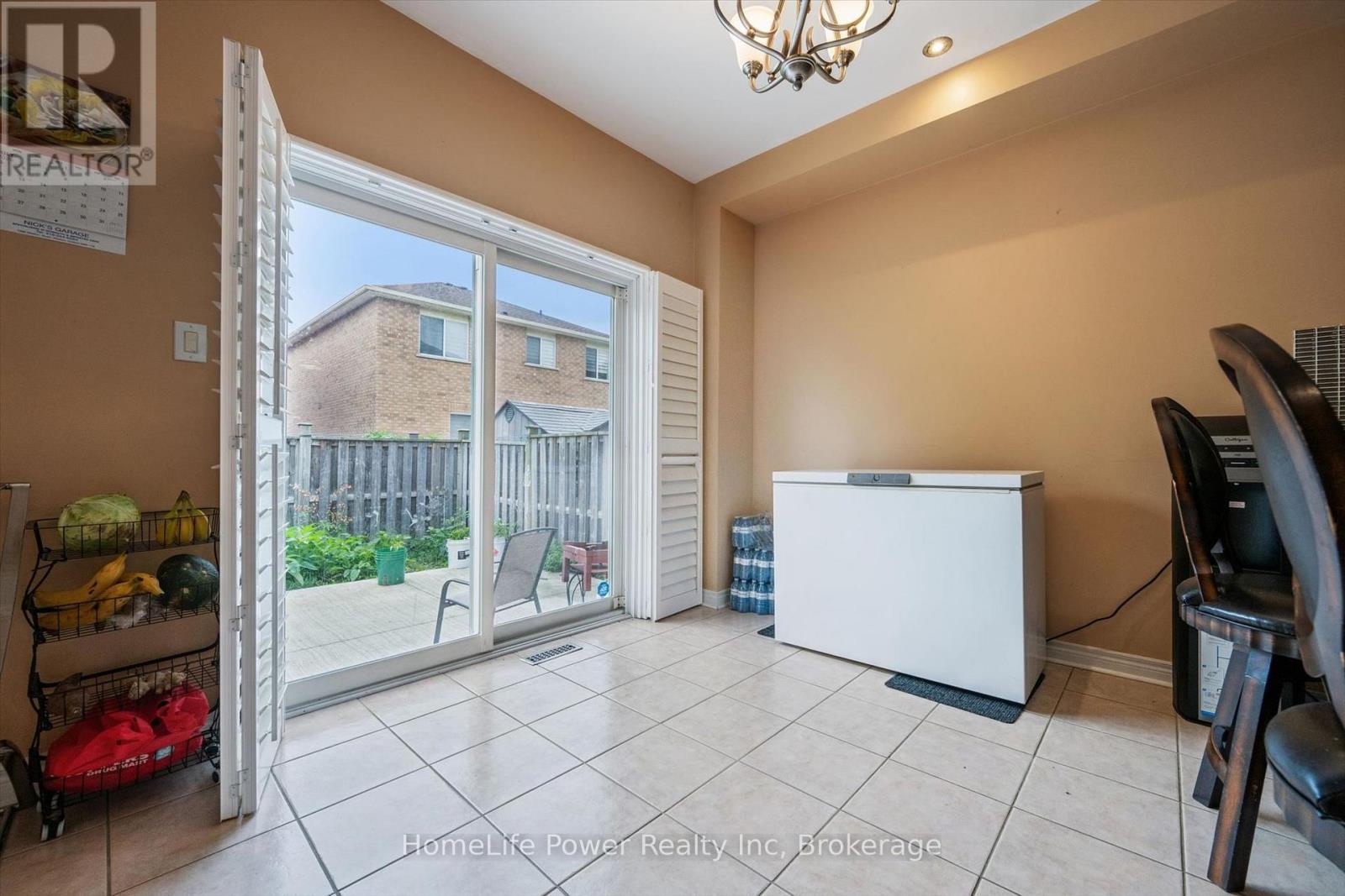 15 Lucky Lane, Brampton (Sandringham-Wellington), Ontario  L6R 3M3 - Photo 13 - W13680156