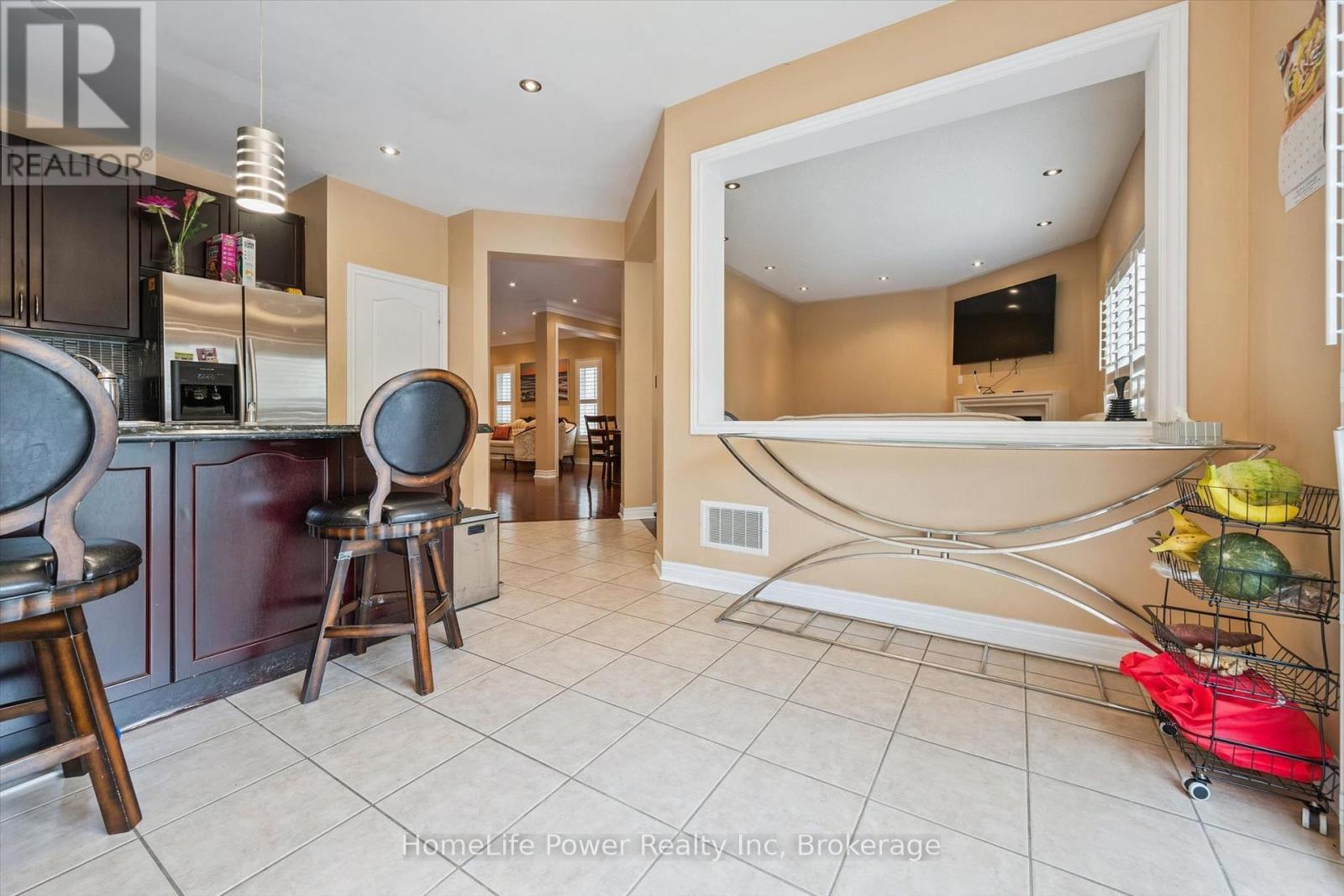 15 Lucky Lane, Brampton (Sandringham-Wellington), Ontario  L6R 3M3 - Photo 14 - W13680156
