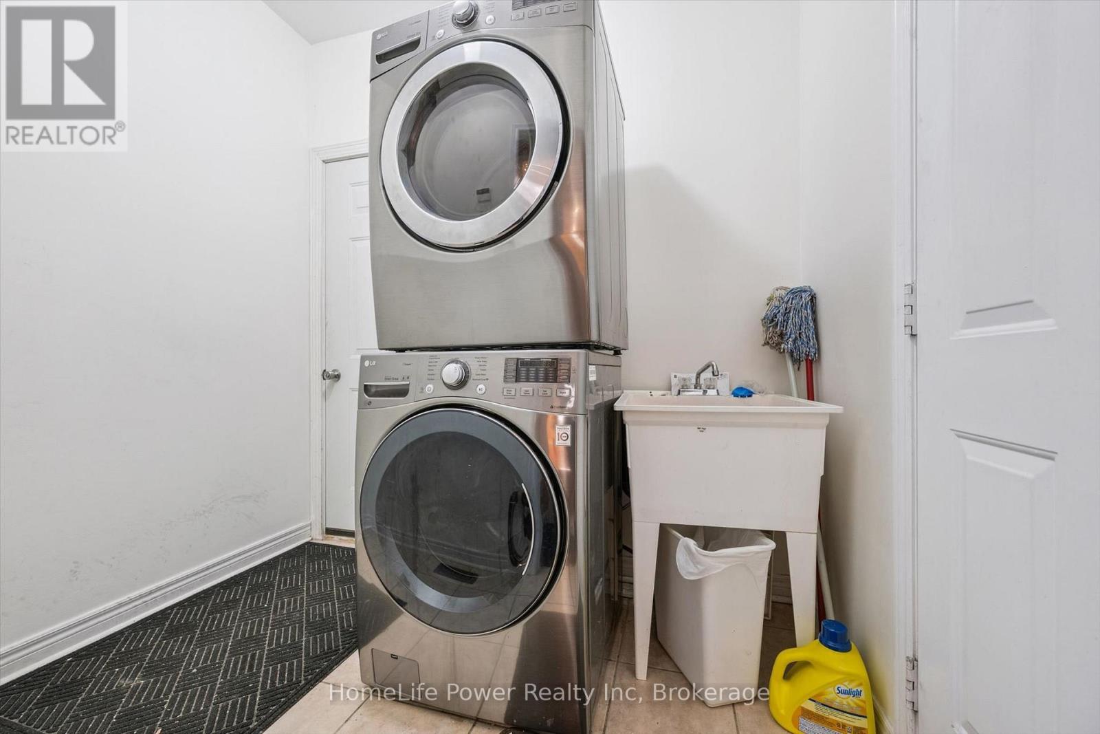 15 Lucky Lane, Brampton (Sandringham-Wellington), Ontario  L6R 3M3 - Photo 19 - W13680156