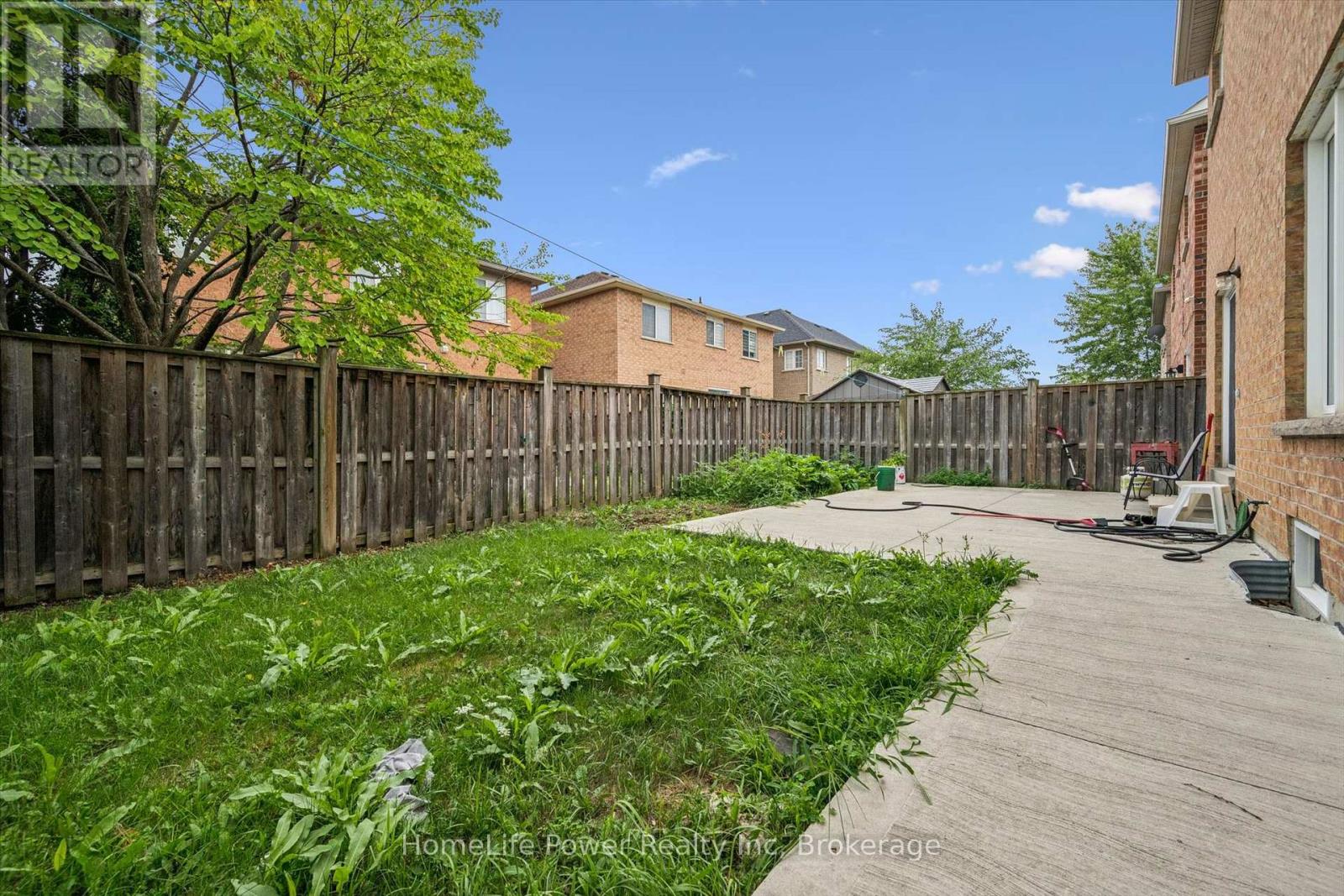 15 Lucky Lane, Brampton (Sandringham-Wellington), Ontario  L6R 3M3 - Photo 37 - W13680156
