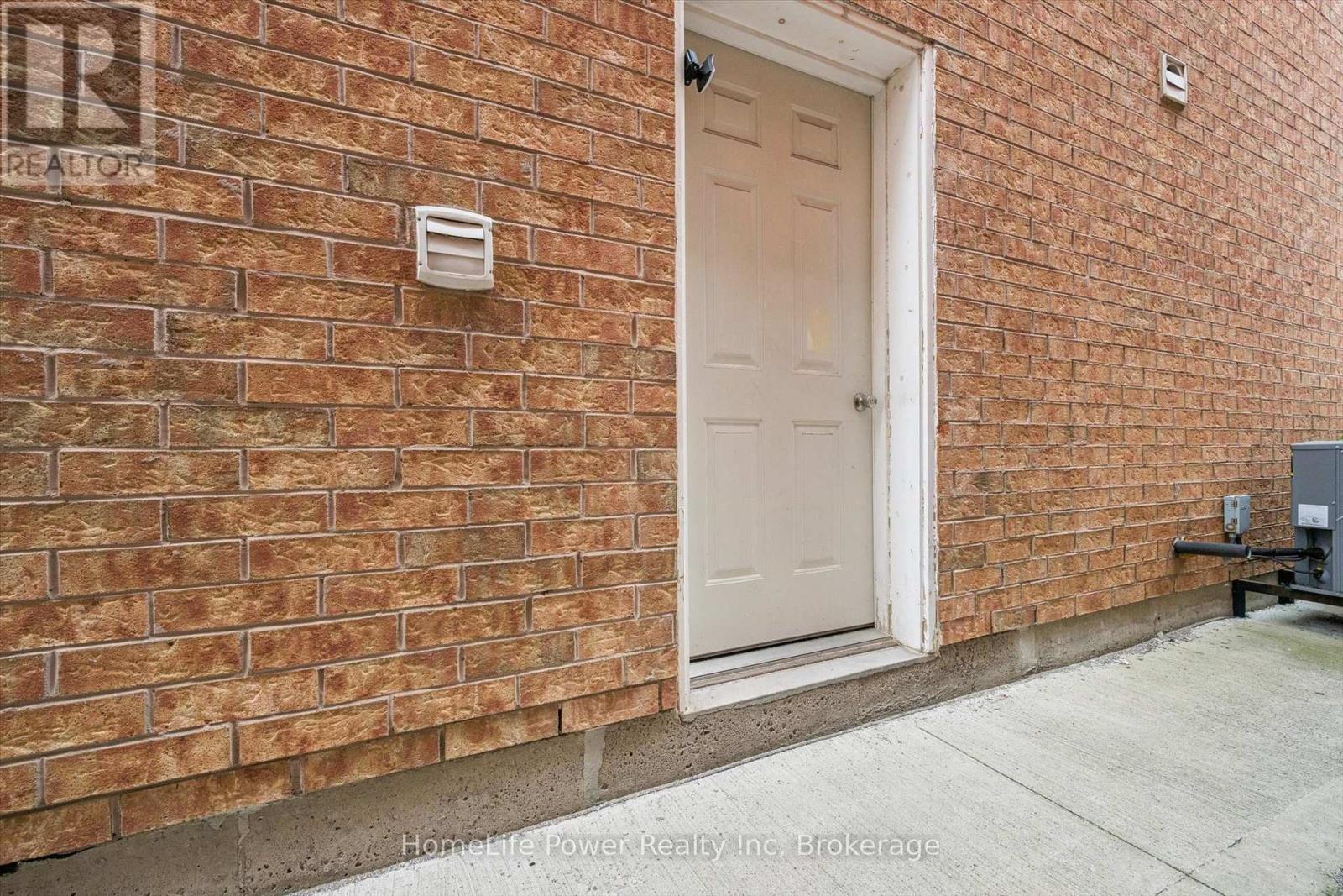 15 Lucky Lane, Brampton (Sandringham-Wellington), Ontario  L6R 3M3 - Photo 39 - W13680156