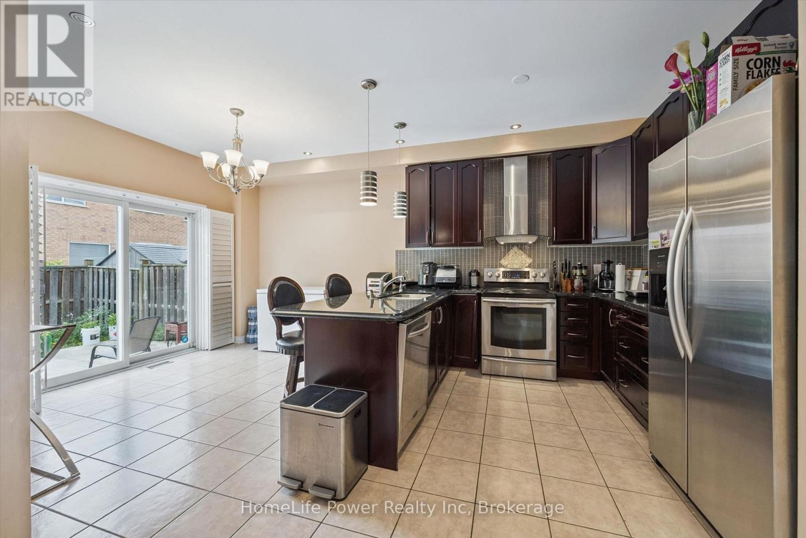 15 Lucky Lane, Brampton (Sandringham-Wellington), Ontario  L6R 3M3 - Photo 9 - W13680156