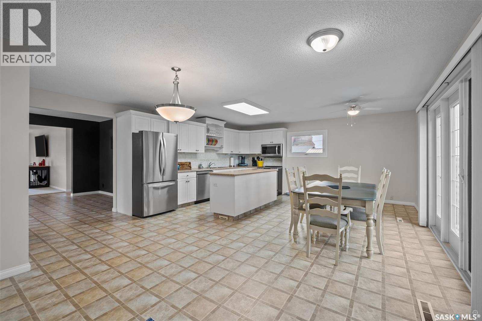 225 1st Street, Beatty, Saskatchewan  S0J 0C0 - Photo 5 - SK044794