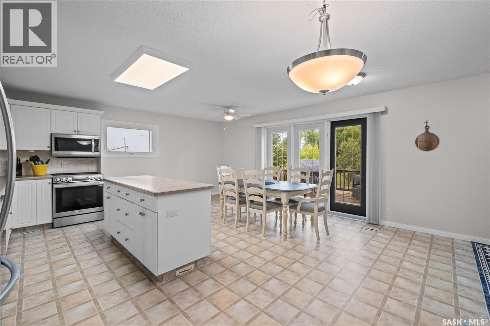 225 1st Street, Beatty, Saskatchewan  S0J 0C0 - Photo 6 - SK044794