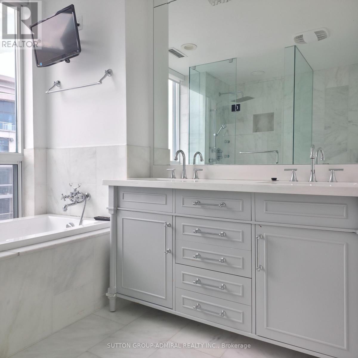 Ph18 - 2111 Lake Shore Boulevard W, Toronto, Ontario  M8V 4B2 - Photo 39 - W13680160