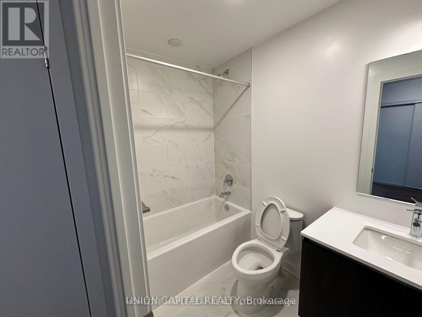 708 - 395 Dundas Street W, Oakville, Ontario  L6M 5R8 - Photo 2 - W13680190