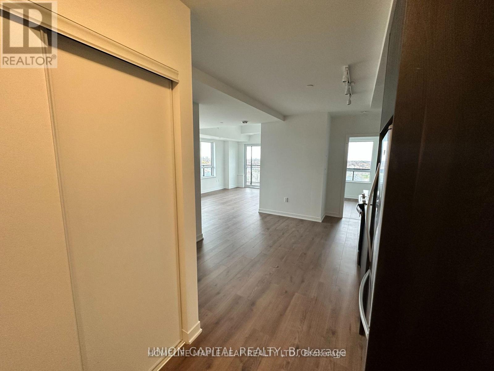 708 - 395 Dundas Street W, Oakville, Ontario  L6M 5R8 - Photo 3 - W13680190