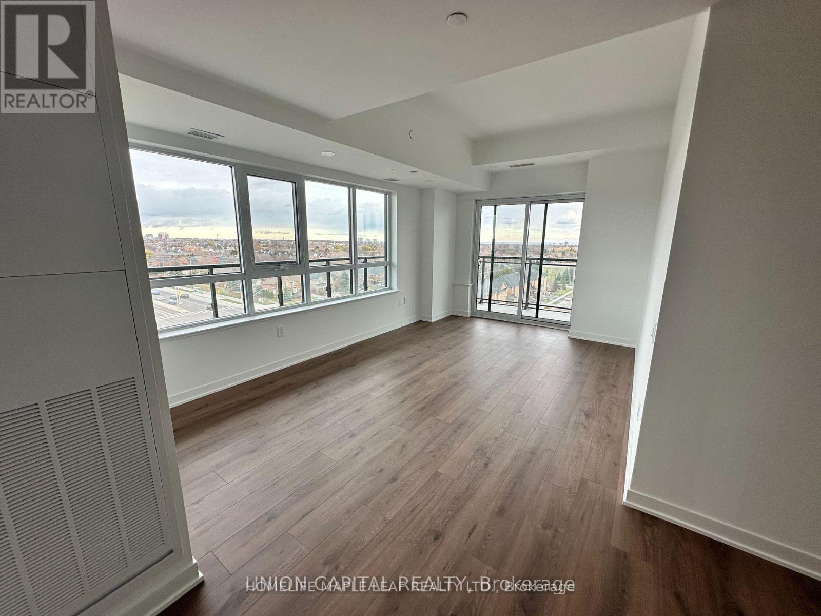 708 - 395 Dundas Street W, Oakville, Ontario  L6M 5R8 - Photo 4 - W13680190