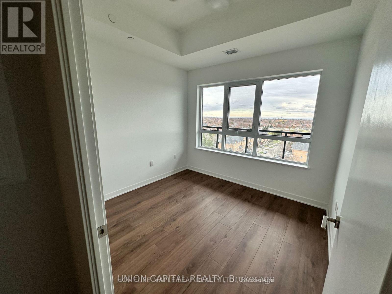 708 - 395 Dundas Street W, Oakville, Ontario  L6M 5R8 - Photo 8 - W13680190