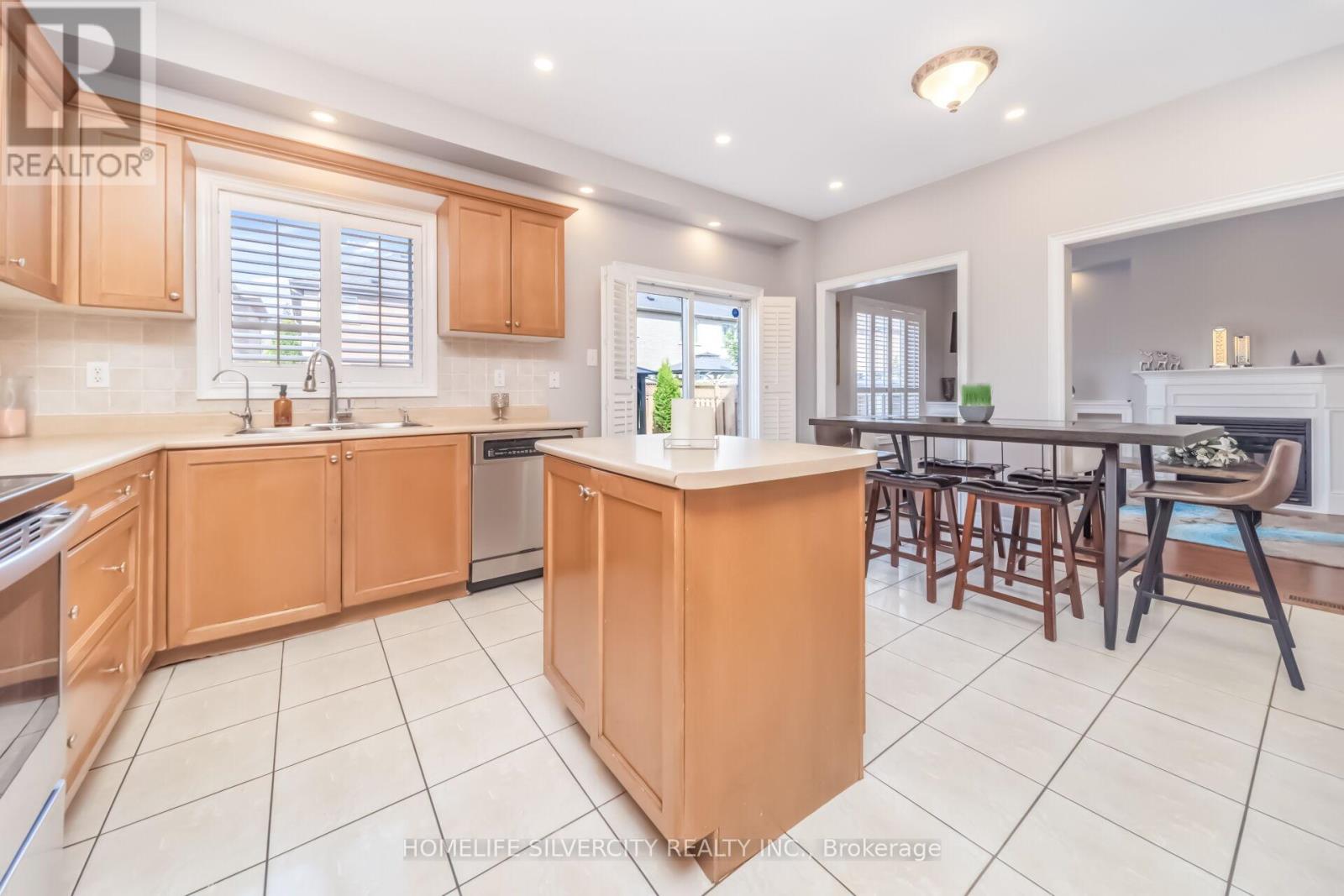 15 Newark Way, Brampton, Ontario  L7A 2V1 - Photo 20 - W13680196