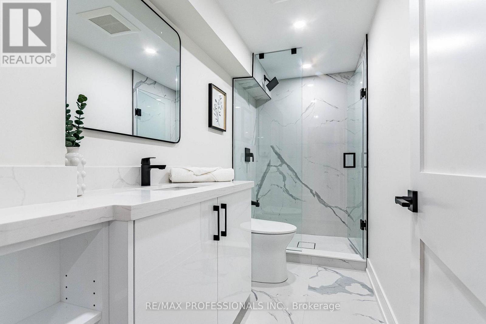 Lower - 48 Lloyd Manor Road, Toronto, Ontario  M9B 5H7 - Photo 12 - W13680202