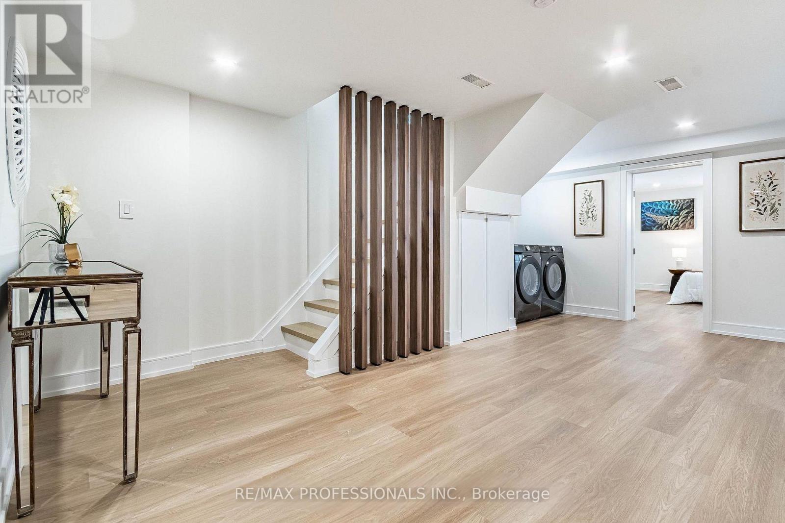 Lower - 48 Lloyd Manor Road, Toronto, Ontario  M9B 5H7 - Photo 4 - W13680202