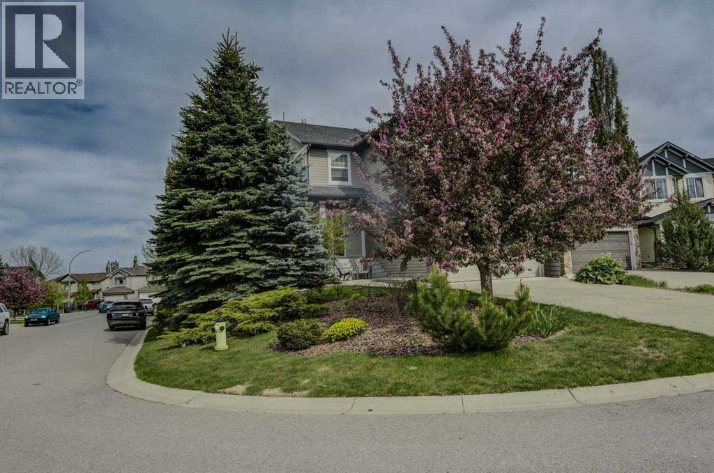 204 Eversyde Mews SW, calgary, Alberta