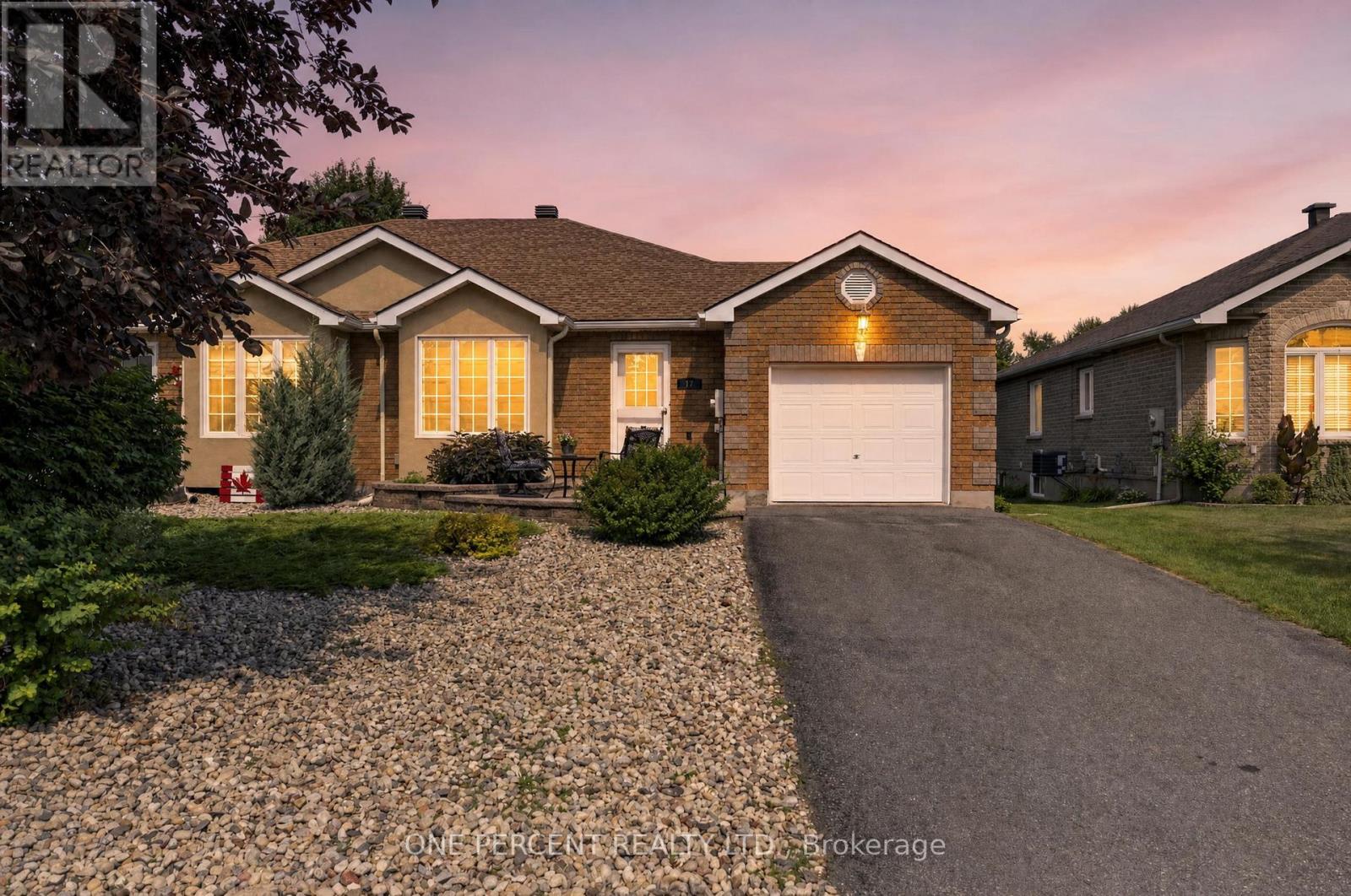 17 Dr Gordon Crescent, North Grenville, Ontario K0G 1J0 - Photo 2 - X13521830