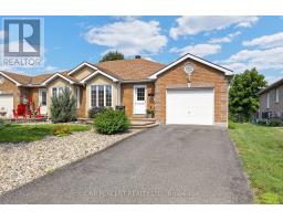 17 DR GORDON CRESCENT, North Grenville, Ontario