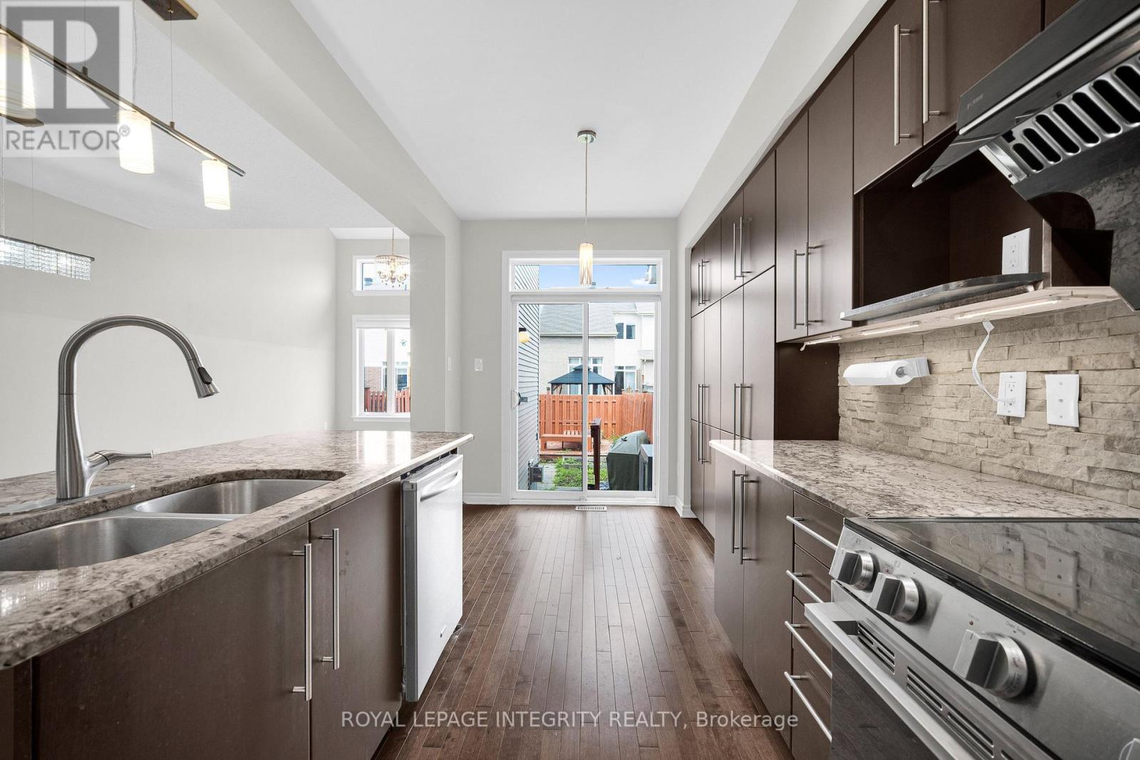6067 North Bluff Drive, Ottawa, Ontario  K1V 2L6 - Photo 9 - X13673550