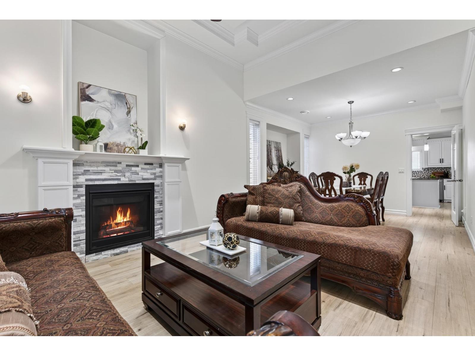 46307 Tournier Place, Promontory, Chilliwack, British Columbia  V2R 6A2 - Photo 2 - R3155844