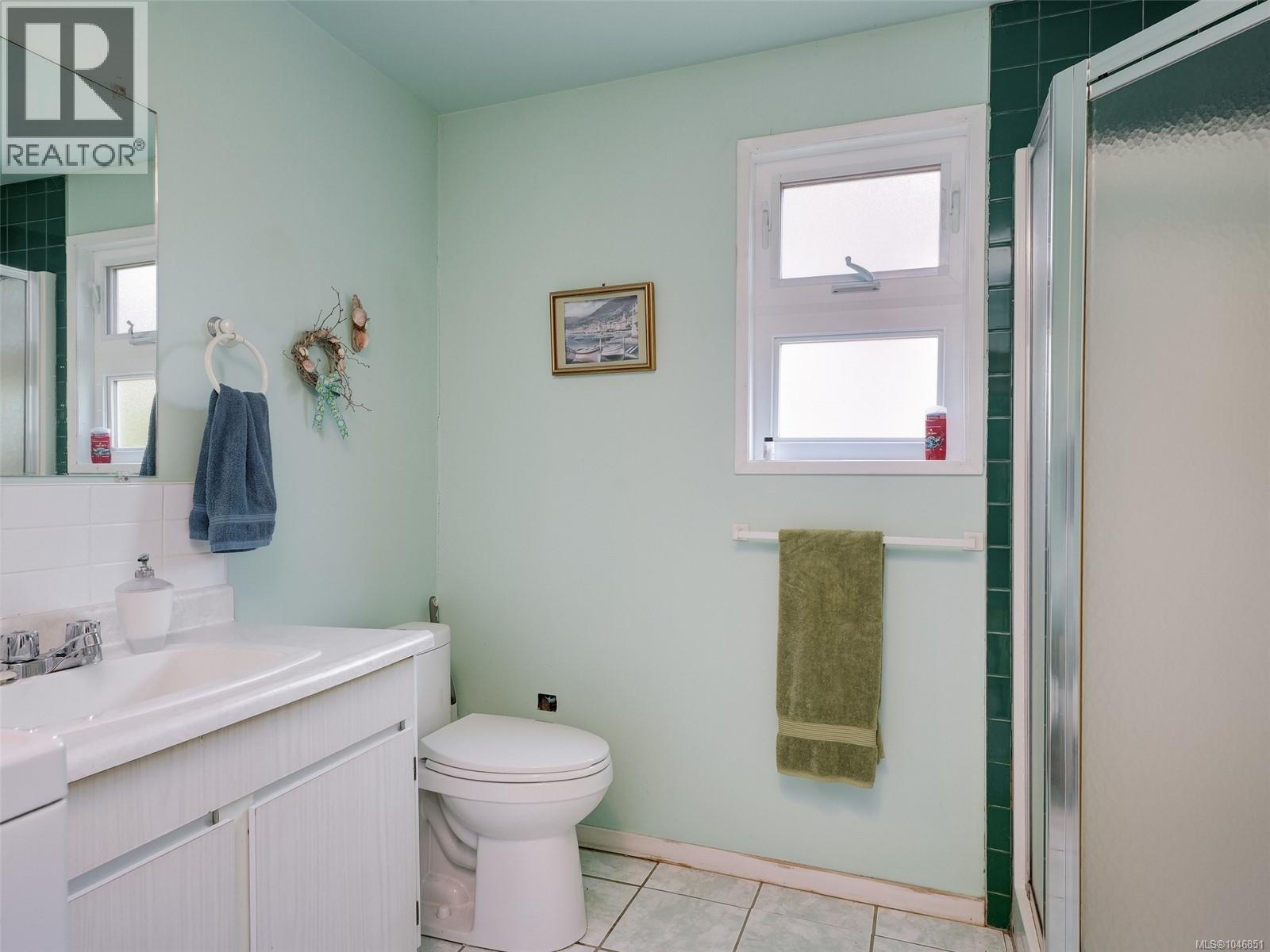 3960 Arlene Pl, Saanich, British Columbia  V8Z 6H9 - Photo 24 - 1046851