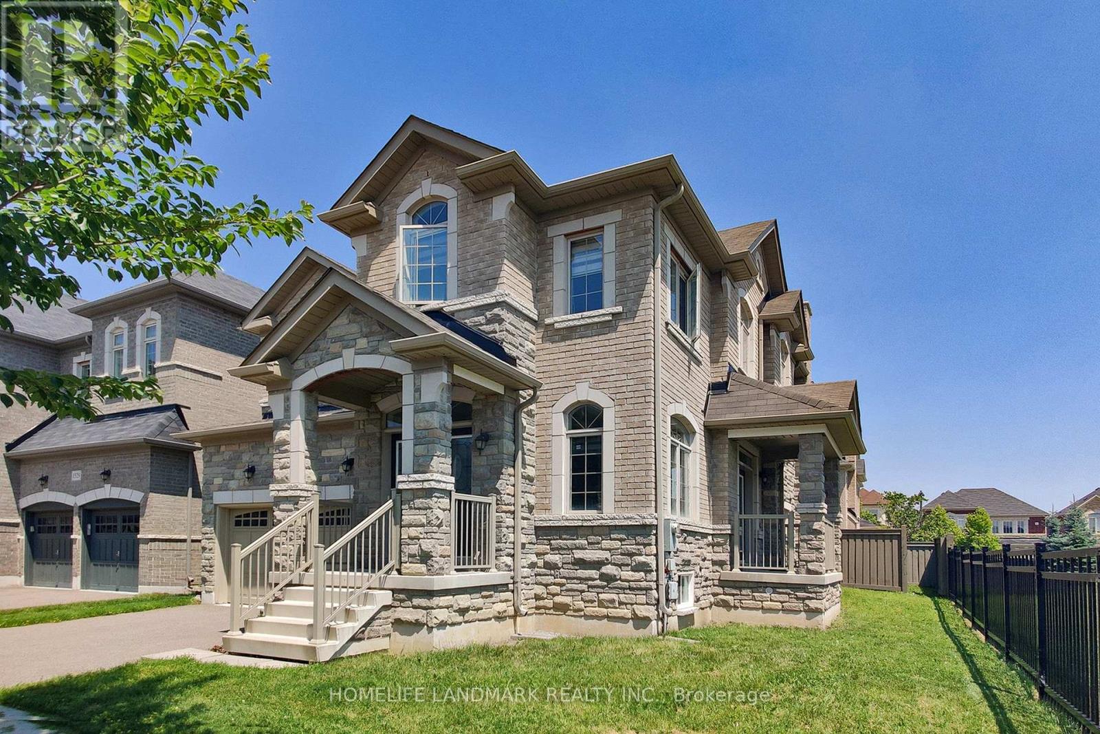 1533 Devine Point, Milton, Ontario  L9E 1H6 - Photo 2 - W13680230
