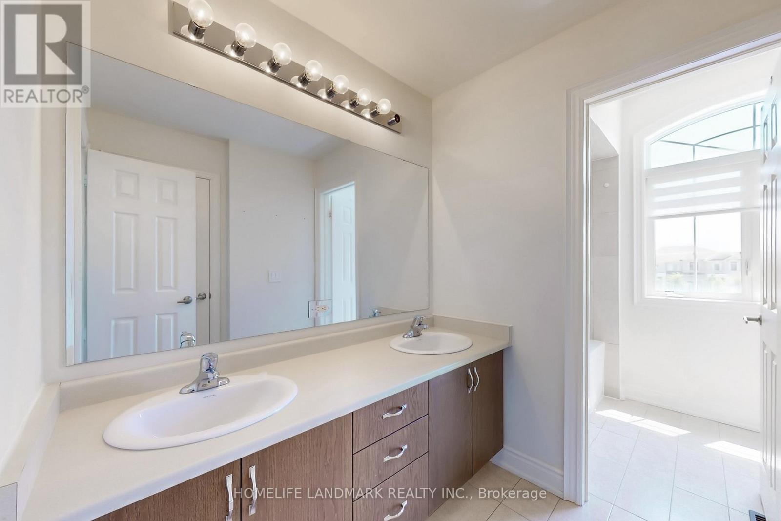 1533 Devine Point, Milton, Ontario  L9E 1H6 - Photo 32 - W13680230