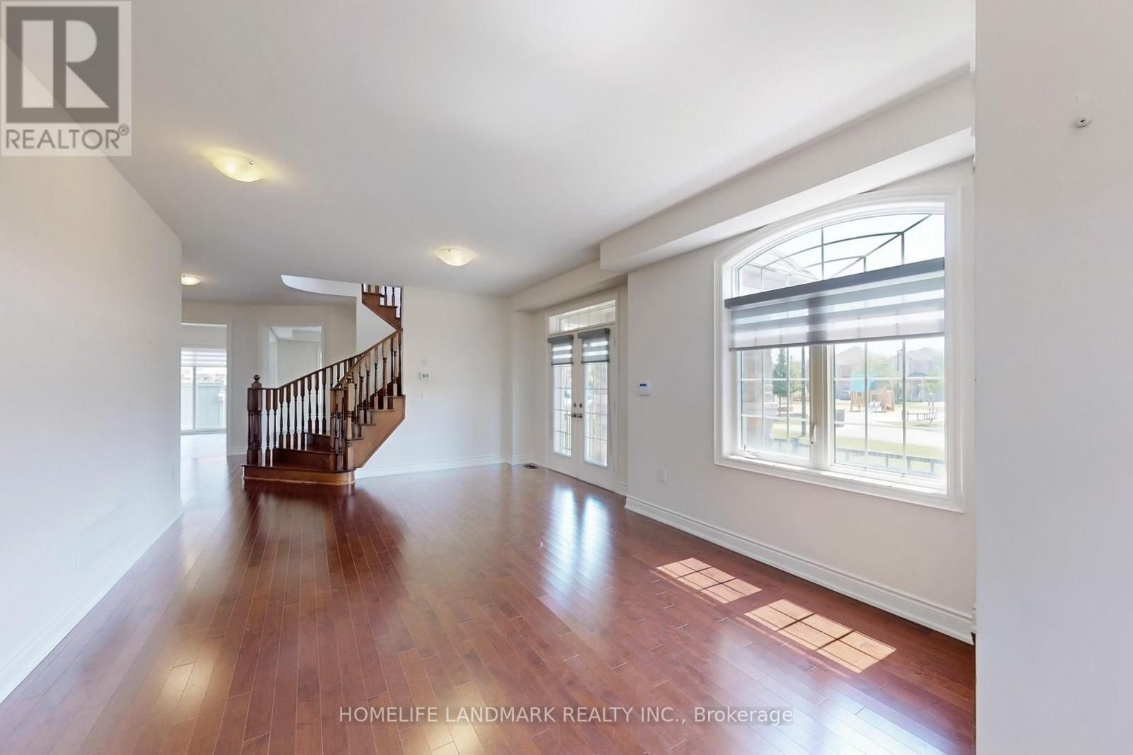 1533 Devine Point, Milton, Ontario  L9E 1H6 - Photo 5 - W13680230