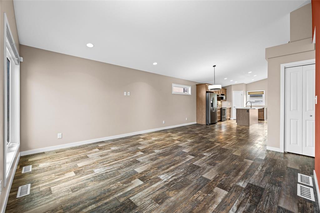 30 Liba Way, Winnipeg, Manitoba  R3W 0M7 - Photo 8 - 202615726