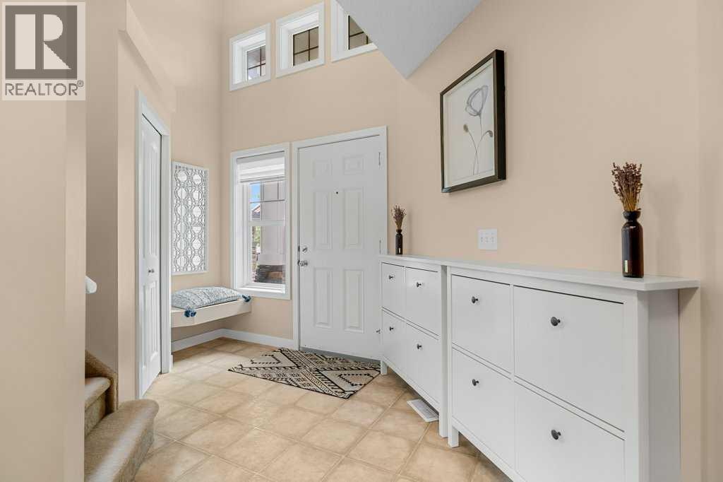 140 Panamount Circle Nw, Calgary, Alberta T3K 0C6 - Photo 3 - A2319921