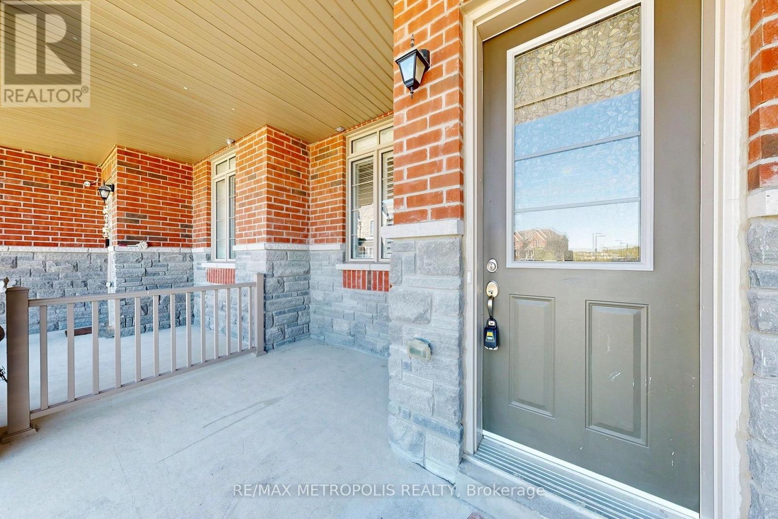 9 Caton Lane, Ajax, Ontario  L1T 0P8 - Photo 2 - E13680012