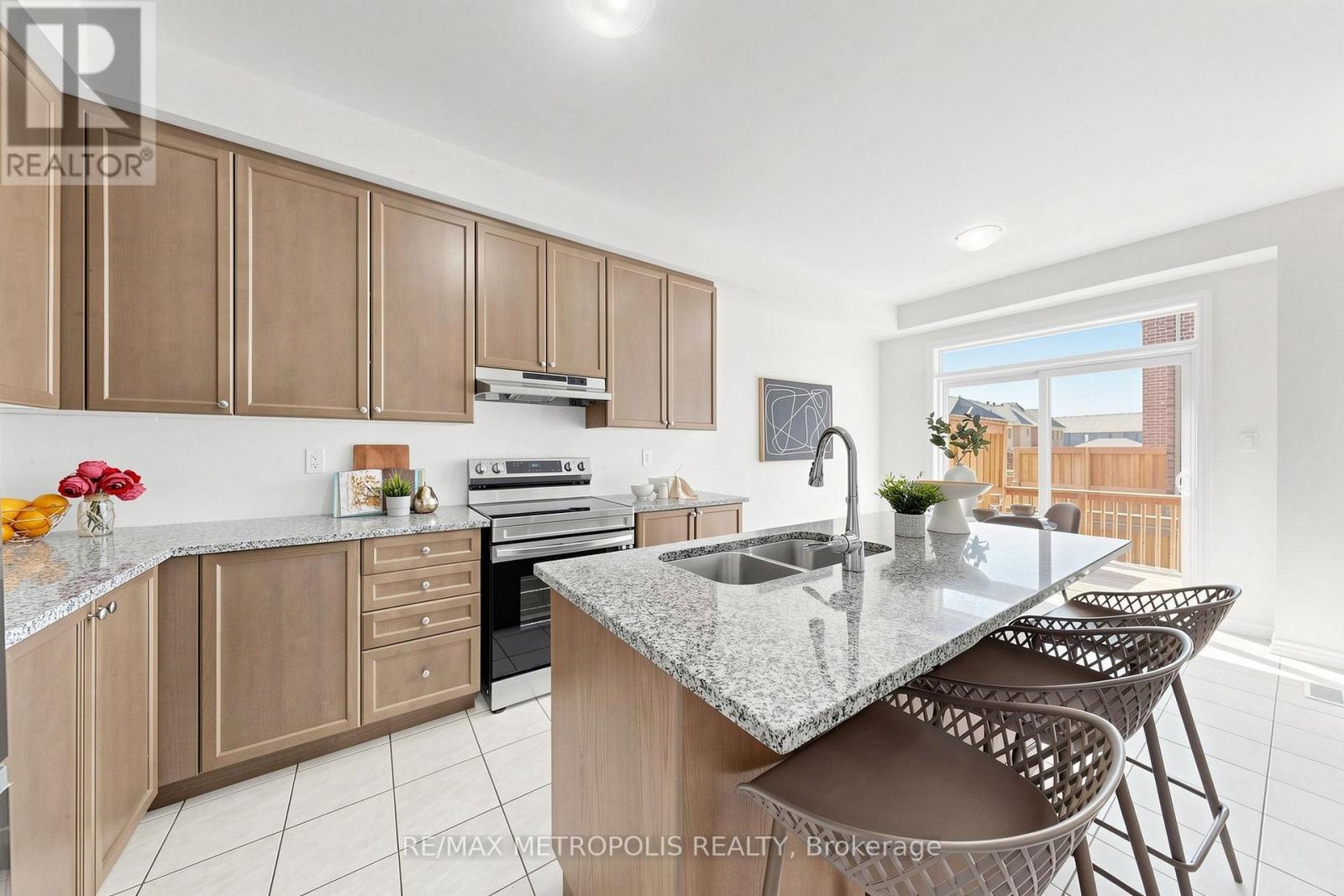 9 Caton Lane, Ajax, Ontario  L1T 0P8 - Photo 14 - E13680012