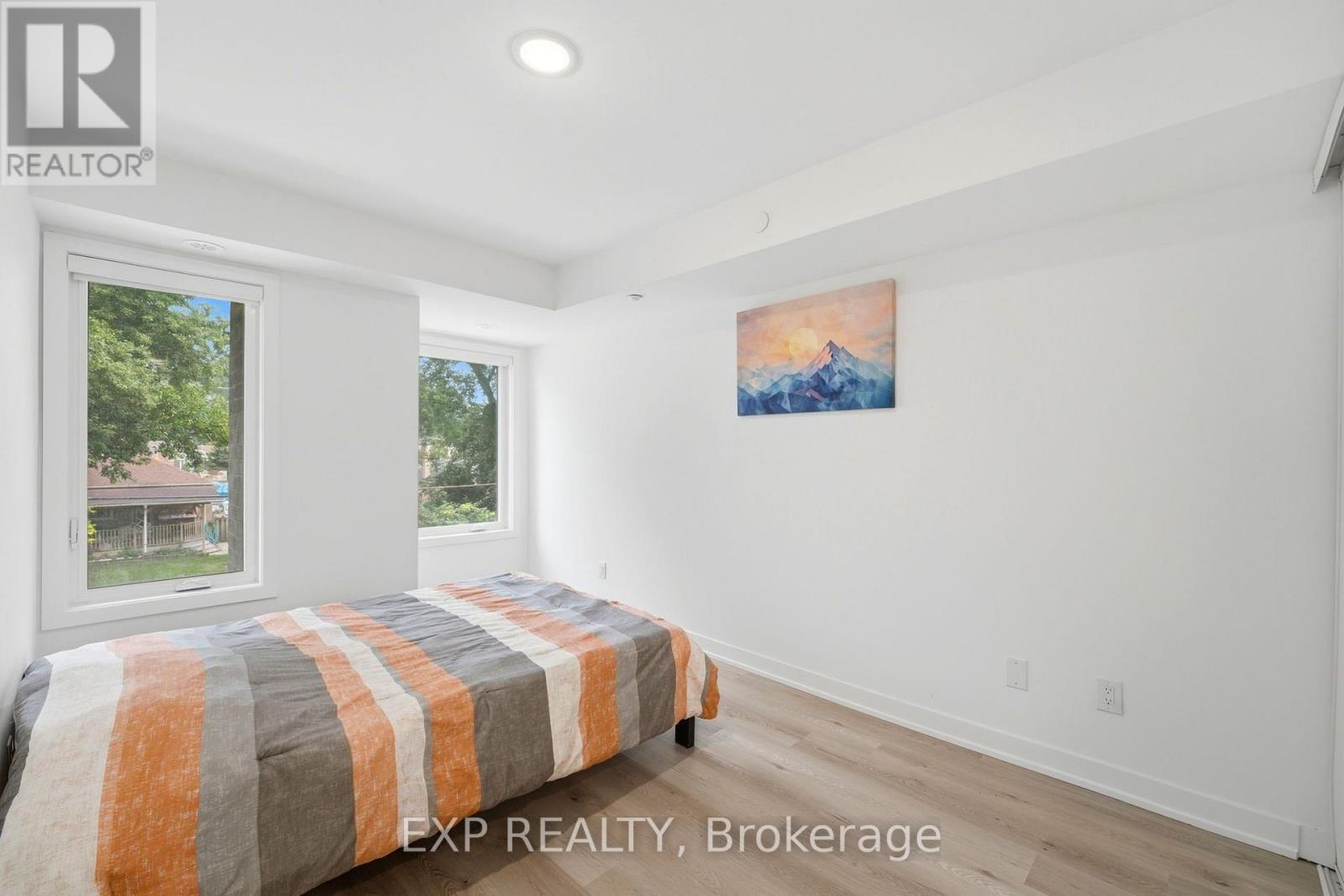 14 - 1475 O'connor Dr Drive, Toronto, Ontario  M4B 2V5 - Photo 11 - E13680248