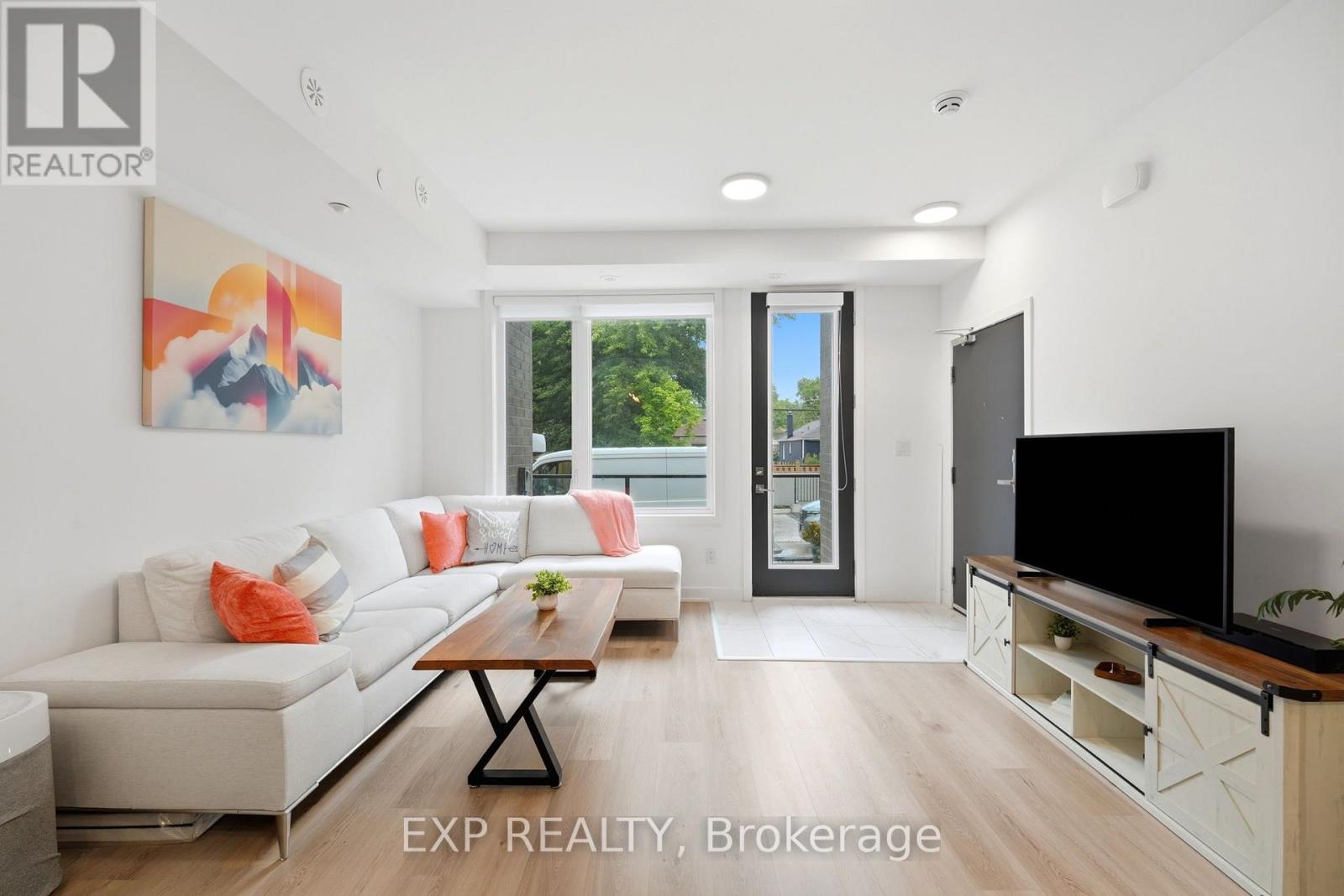 14 - 1475 O'connor Dr Drive, Toronto, Ontario  M4B 2V5 - Photo 2 - E13680248
