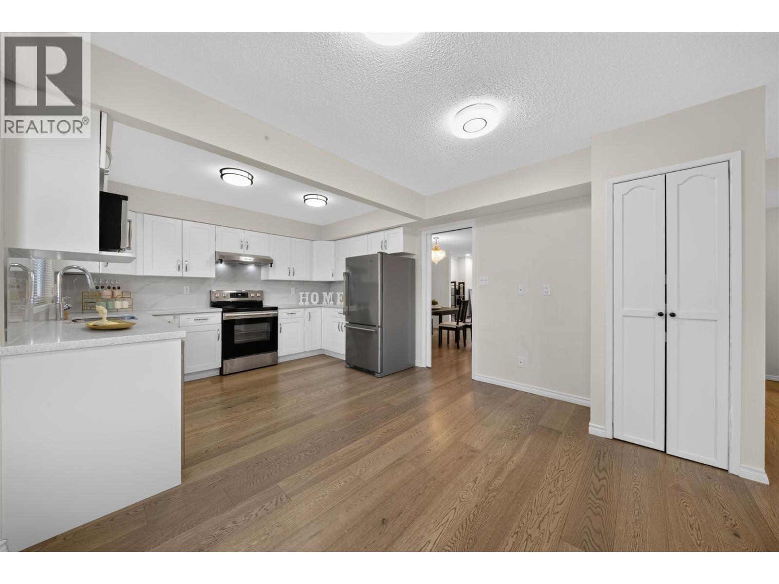 8580 Dakota Place, Richmond, British Columbia V7C 4Y6 - Photo 11 - R3156033