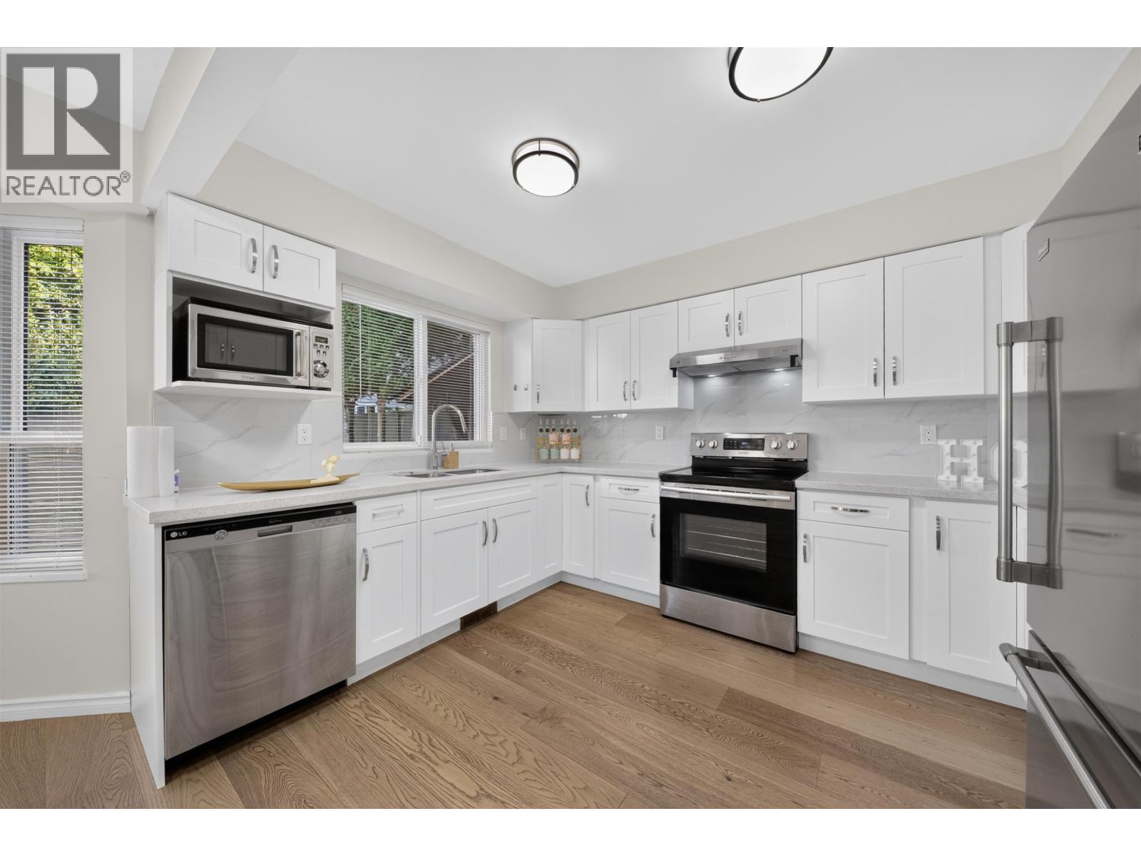 8580 Dakota Place, Richmond, British Columbia V7C 4Y6 - Photo 8 - R3156033