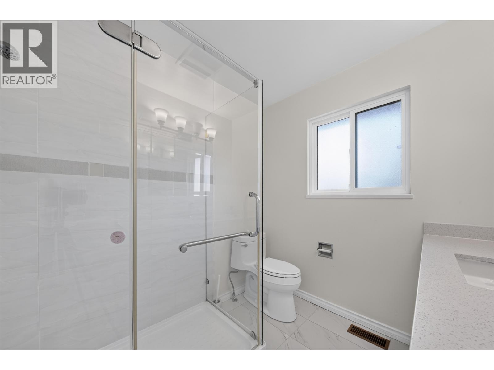 8580 Dakota Place, Richmond, British Columbia V7C 4Y6 - Photo 27 - R3156033