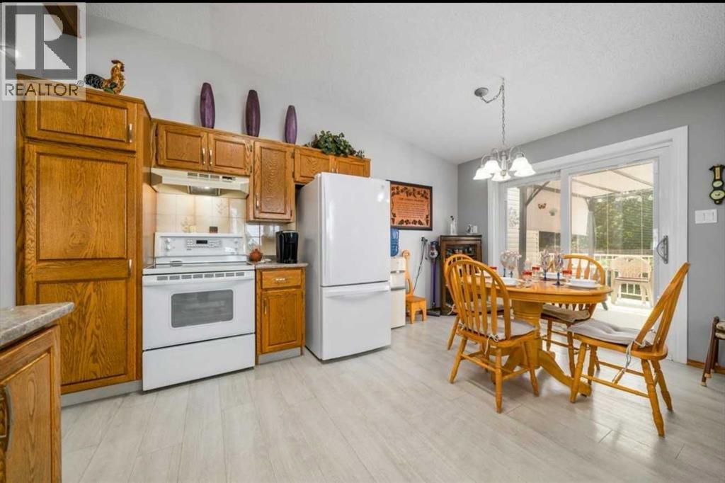 16 Carry Court SE, Medicine Hat, Alberta  T1B 3T9 - Photo 11 - A2331901