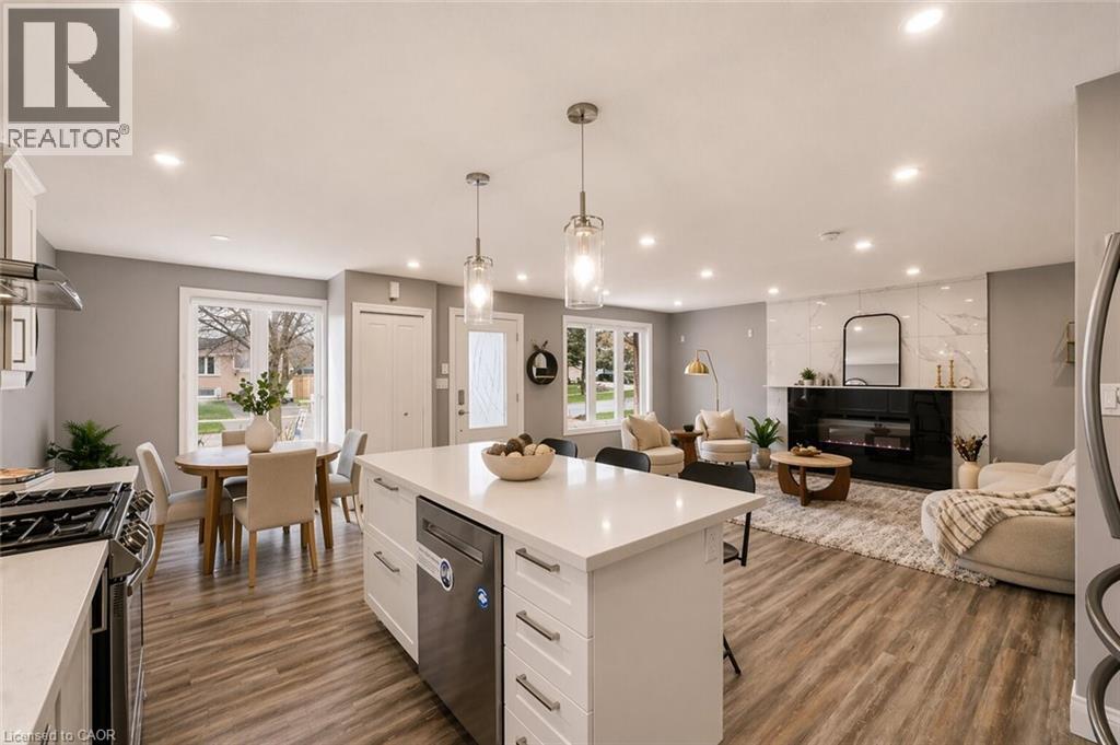 86 CARLYLE Drive, Kitchener, Ontario
