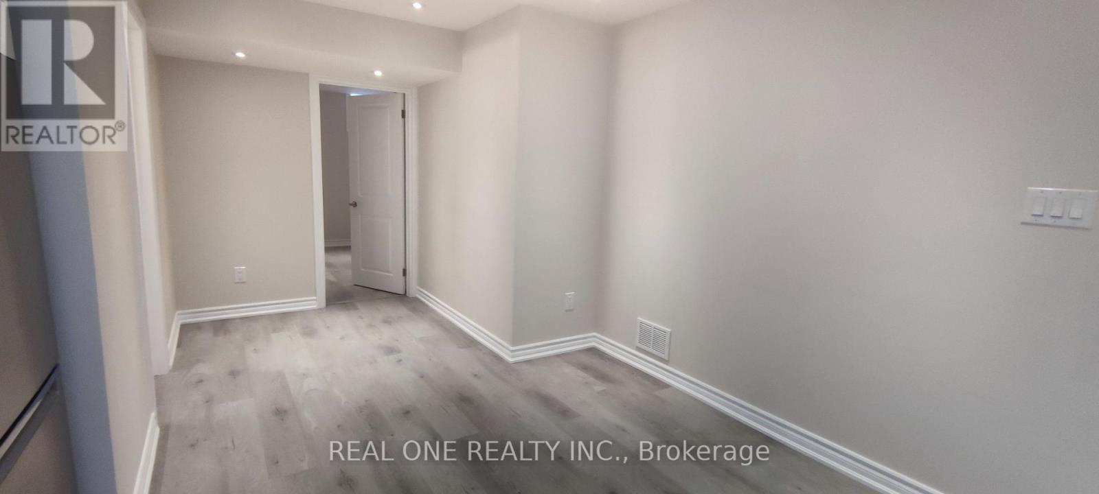 Bsmt B - 22 Cloverridge Avenue, East Gwillimbury, Ontario  L9N 0V3 - Photo 8 - N13680238