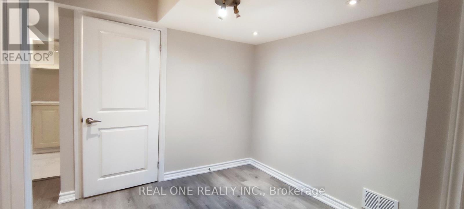 Bsmt B - 22 Cloverridge Avenue, East Gwillimbury, Ontario  L9N 0V3 - Photo 9 - N13680238