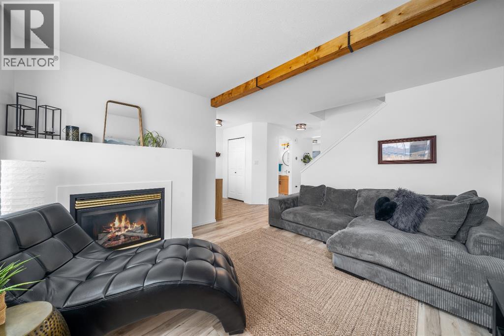 719 Sprague Way SE, Medicine Hat, Alberta  T1B 4L4 - Photo 4 - A2336554