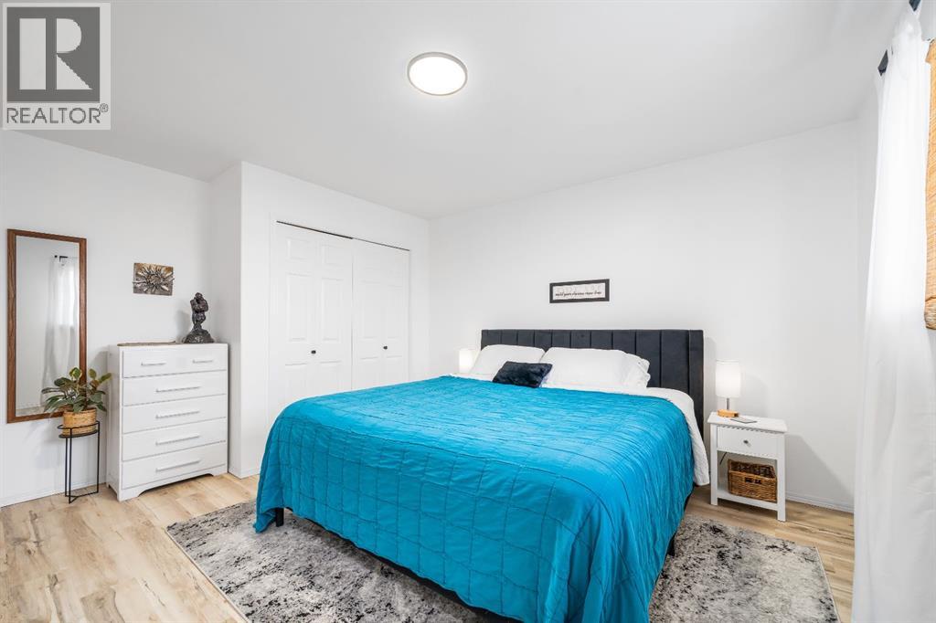 719 Sprague Way SE, Medicine Hat, Alberta  T1B 4L4 - Photo 17 - A2336554