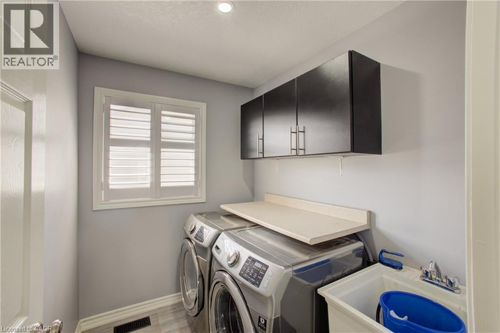 553 Waterton Drive, Waterloo, Ontario  N2V 2K5 - Photo 31 - 40856068