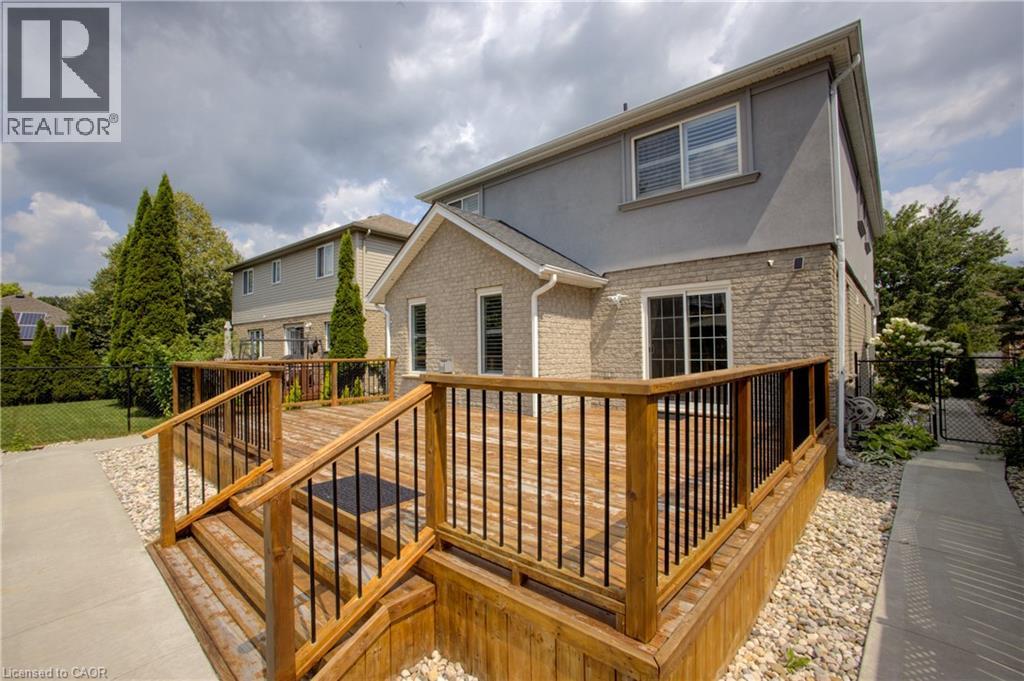 553 Waterton Drive, Waterloo, Ontario  N2V 2K5 - Photo 37 - 40856068