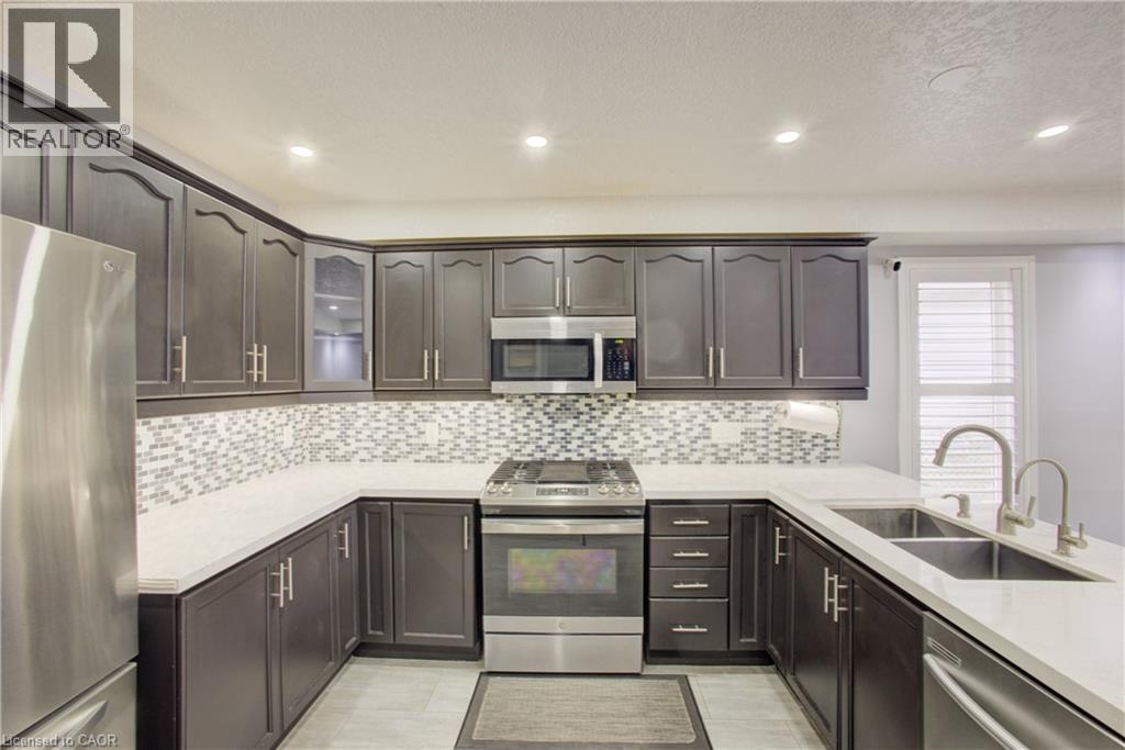 553 Waterton Drive, Waterloo, Ontario  N2V 2K5 - Photo 18 - 40856068