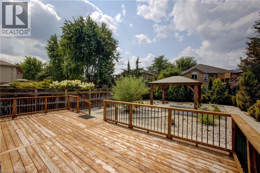553 Waterton Drive, Waterloo, Ontario  N2V 2K5 - Photo 40 - 40856068