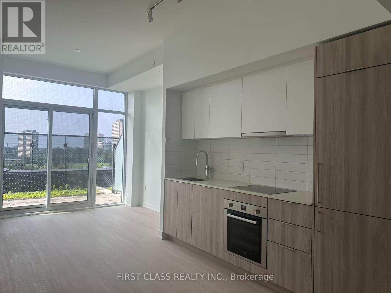 703 - 15 David Salomon Drive, Toronto, Ontario  M3C 1E7 - Photo 2 - C13680264