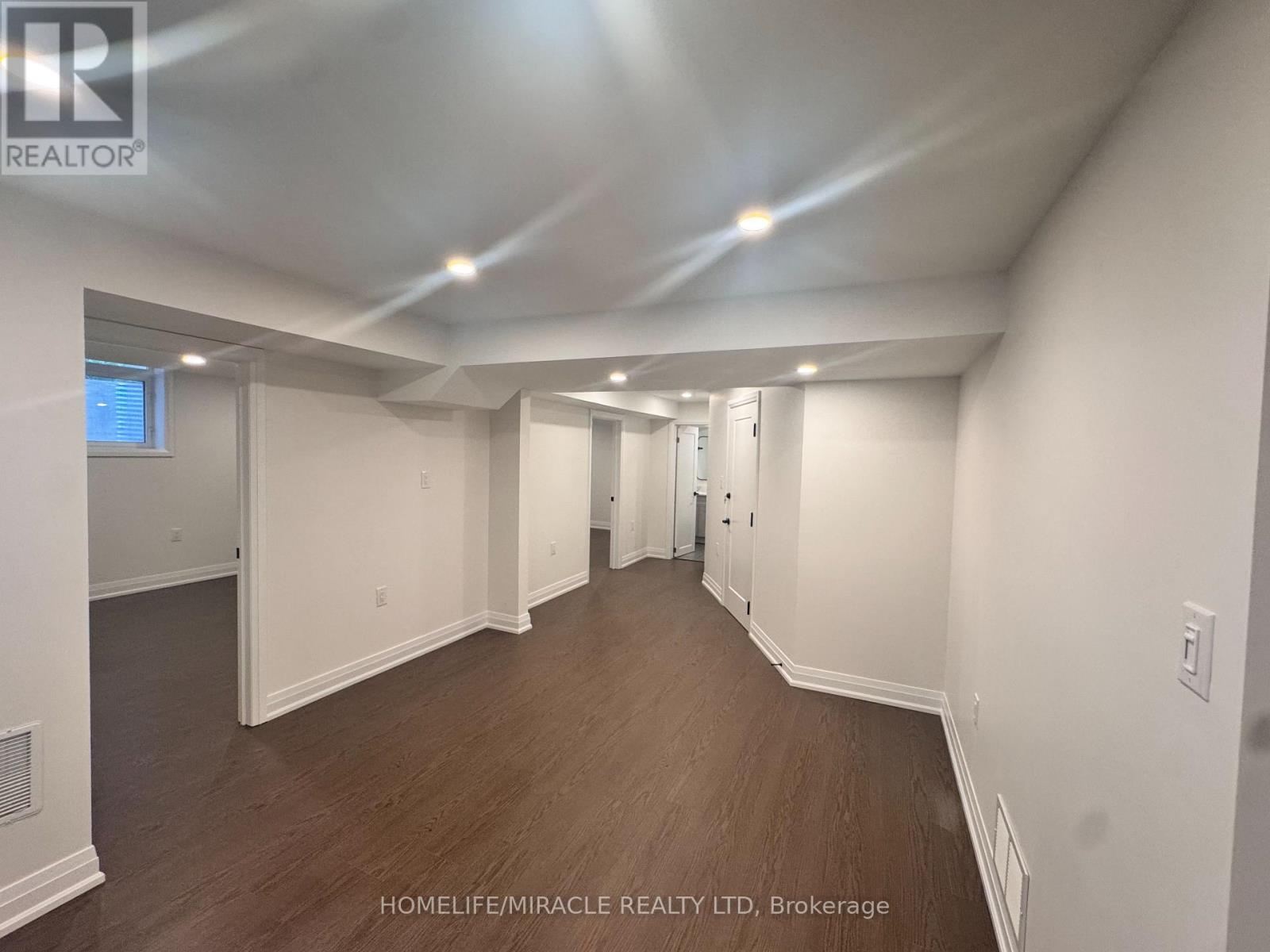 14 Berton Boulevard, Halton Hills, Ontario  L7G 6A5 - Photo 10 - W13680266