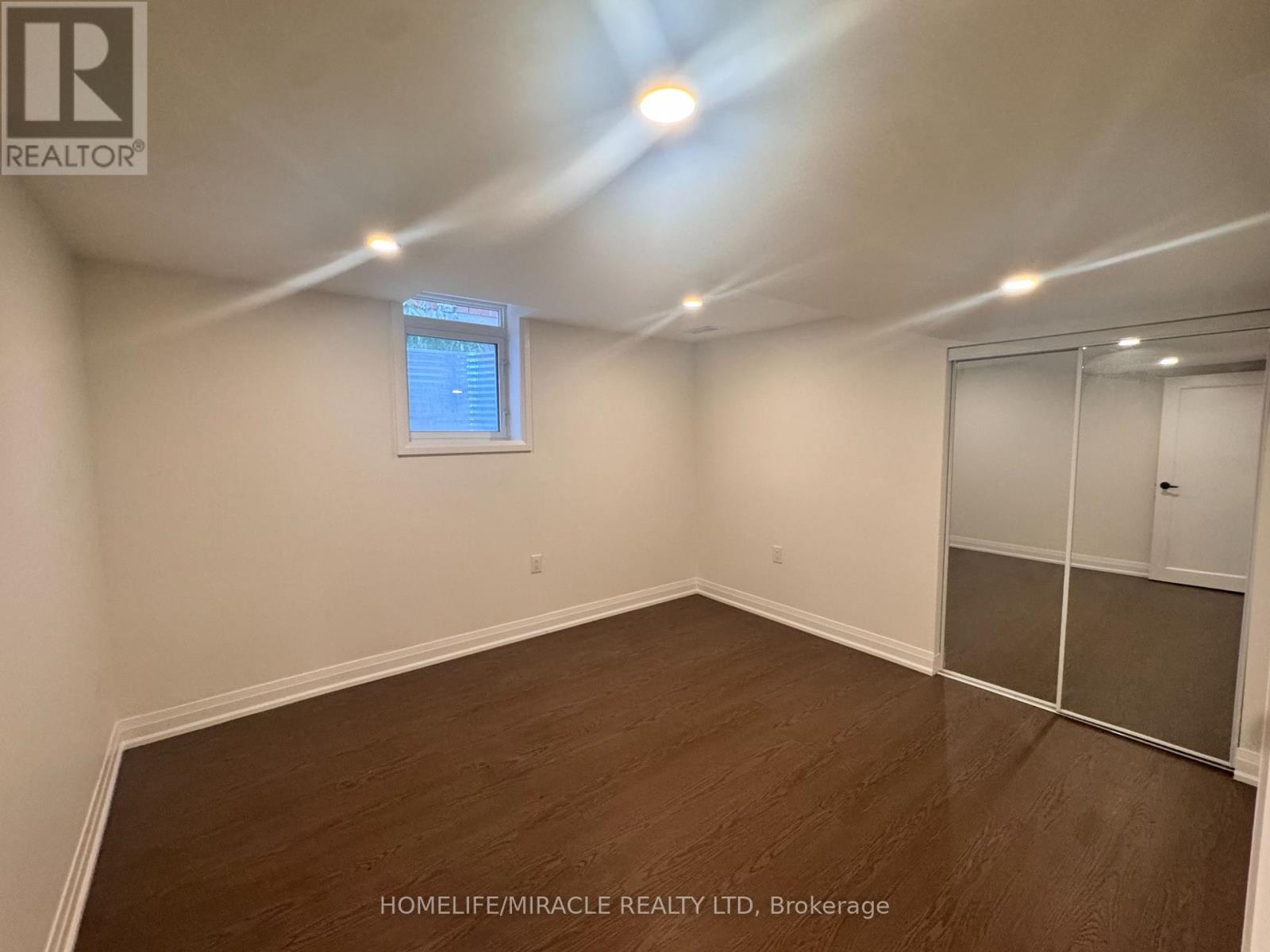 14 Berton Boulevard, Halton Hills, Ontario  L7G 6A5 - Photo 13 - W13680266