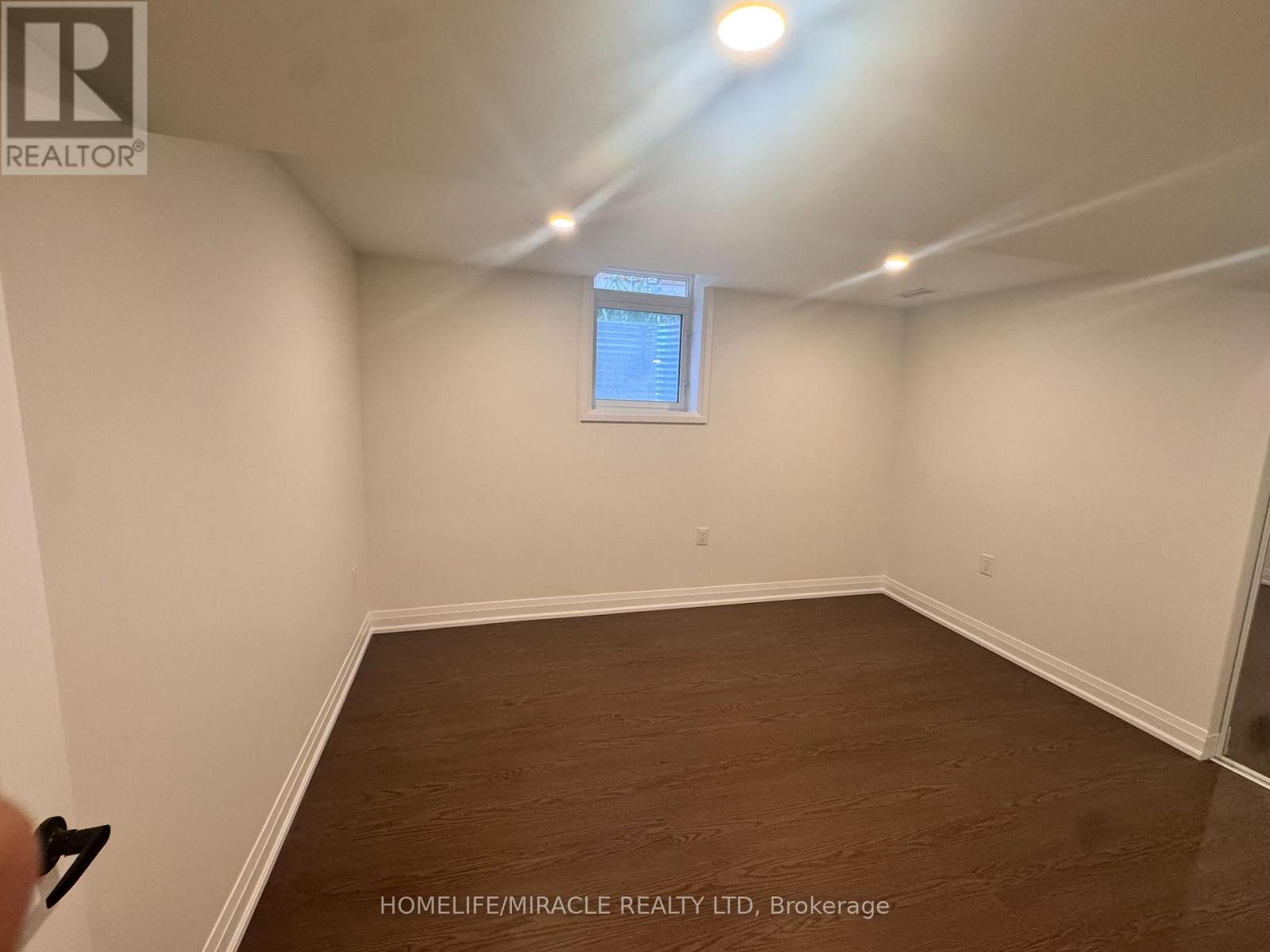 14 Berton Boulevard, Halton Hills, Ontario  L7G 6A5 - Photo 14 - W13680266